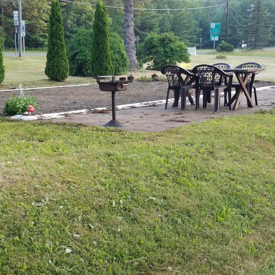 The Becket Motel Bagian luar foto
